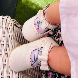 Baby girl crib shoes